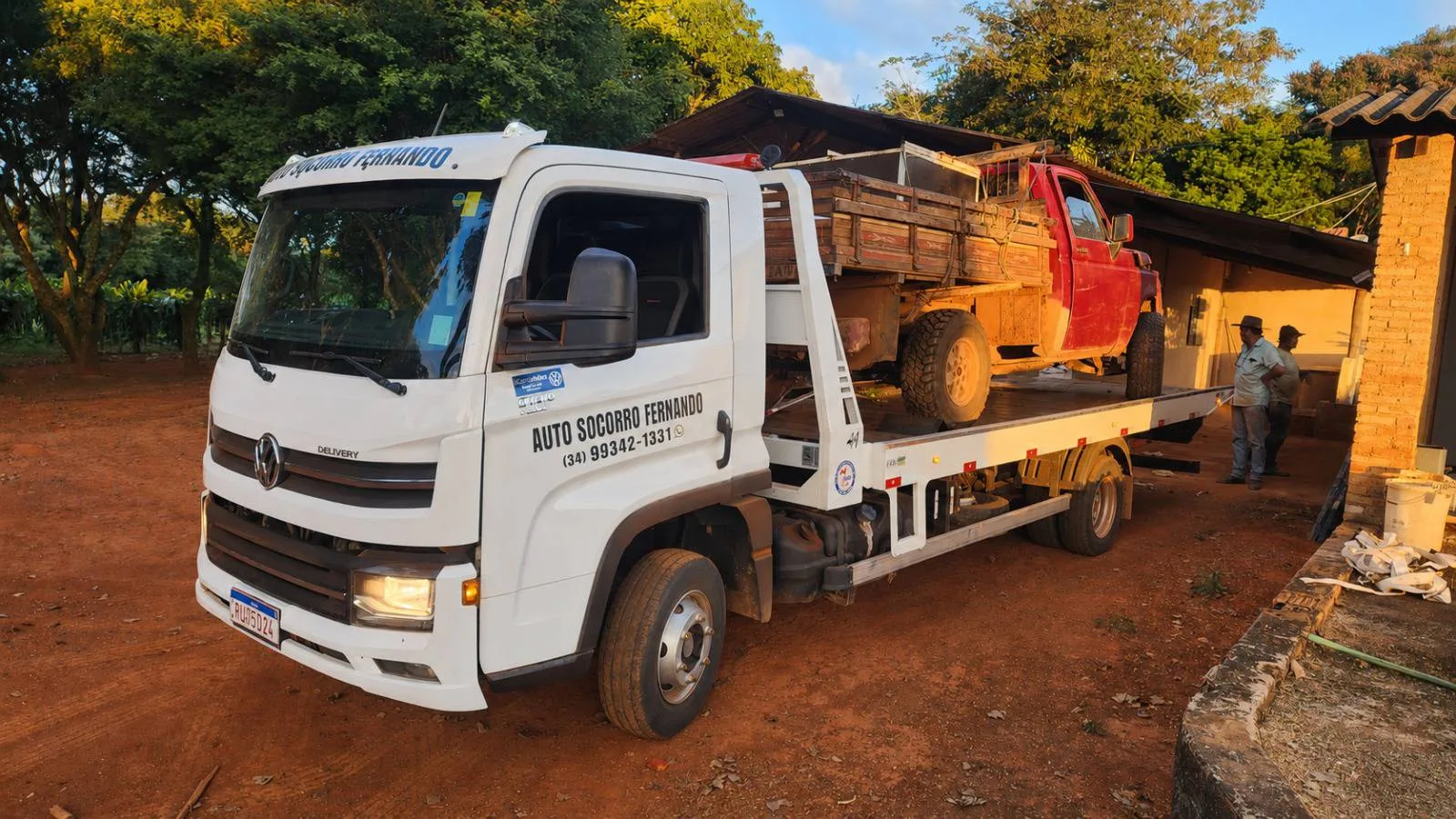 Atendimento do Auto Socorro Fernando com guincho e plataforma na região do Alto Paranaíba