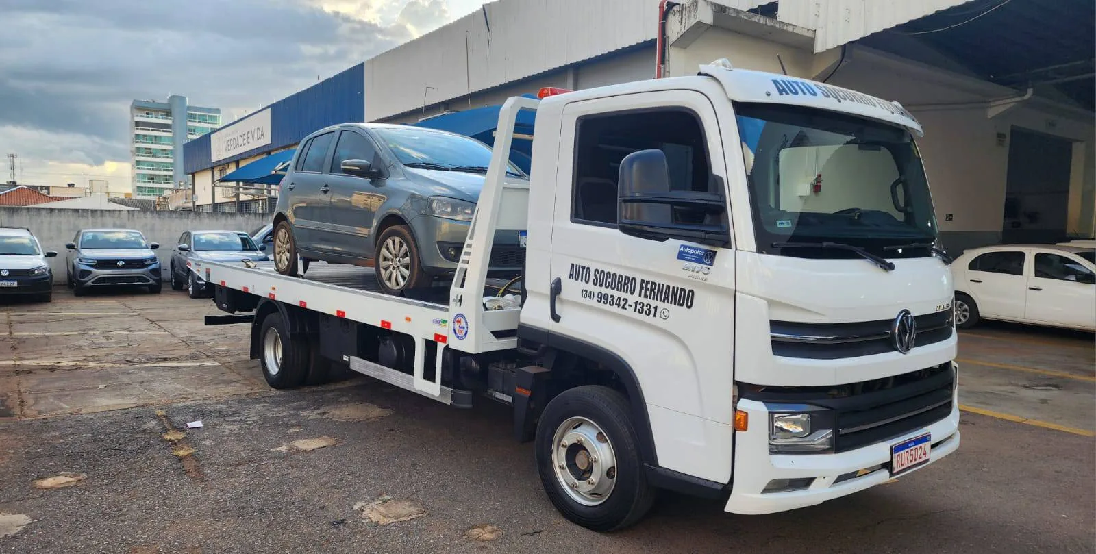 Atendimento do Auto Socorro Fernando com guincho e plataforma na região do Alto Paranaíba